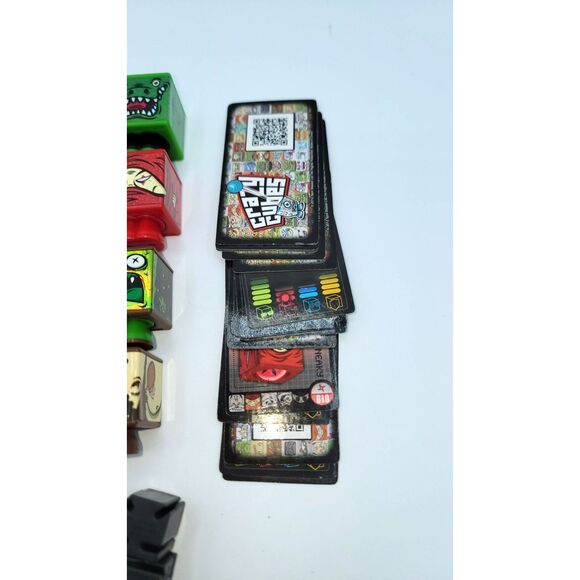 Crazy Cubes by Spin Master (Lot of 17) Square Face Toys with Cards - Picture 2 of 6